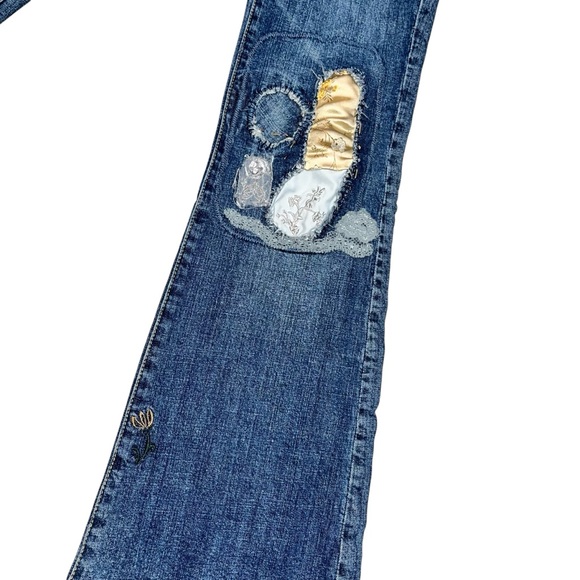 Gadzooks Vintage Y2K Embroidered Appliqué Denim Flare Jeans size 27 - Picture 4 of 11